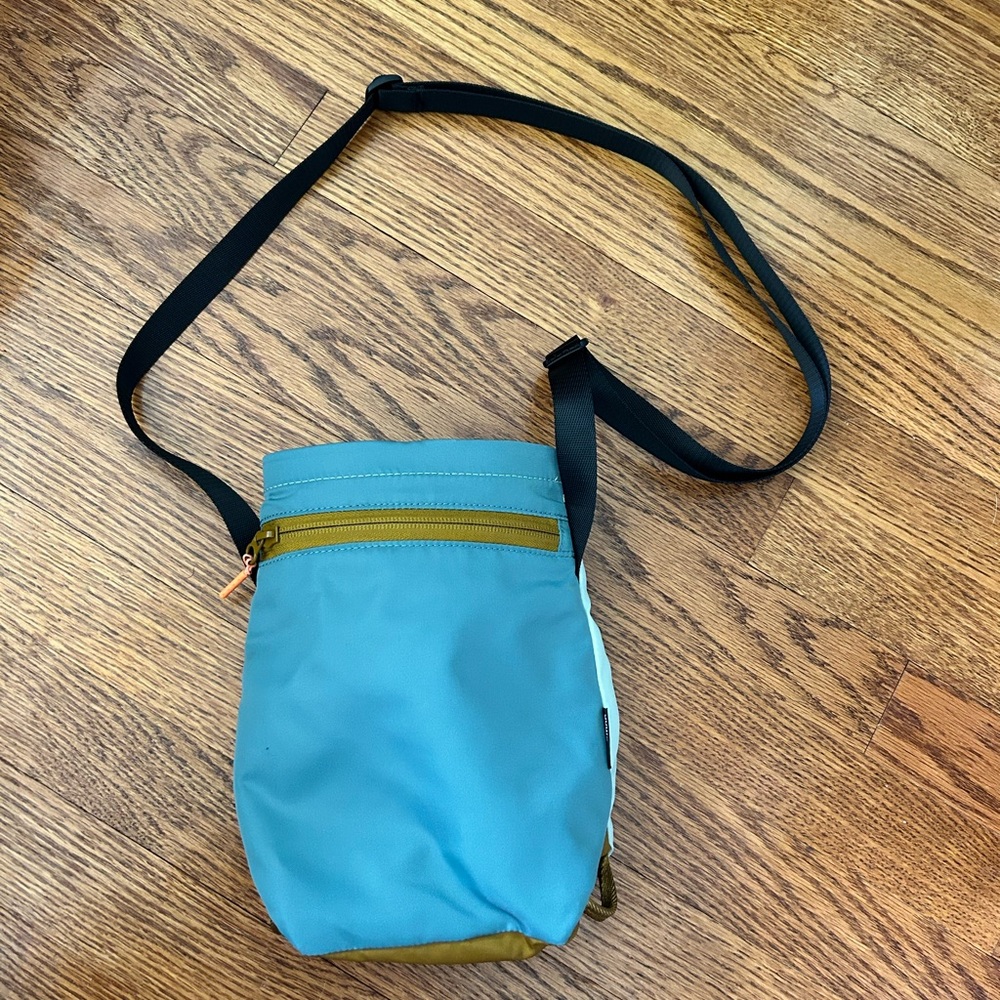 Lululemon Waterbottle Crossbody Bag